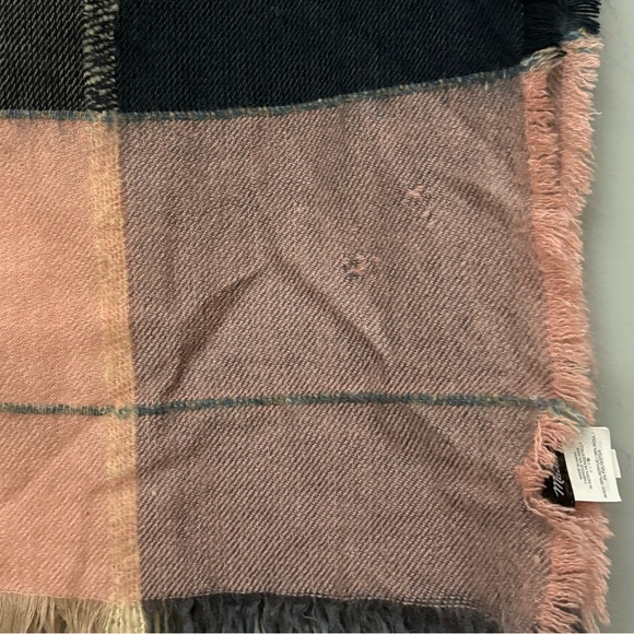 Madewell Navy and Pink Brushed Plaid Blanket Scarf - Picture 9 of 11